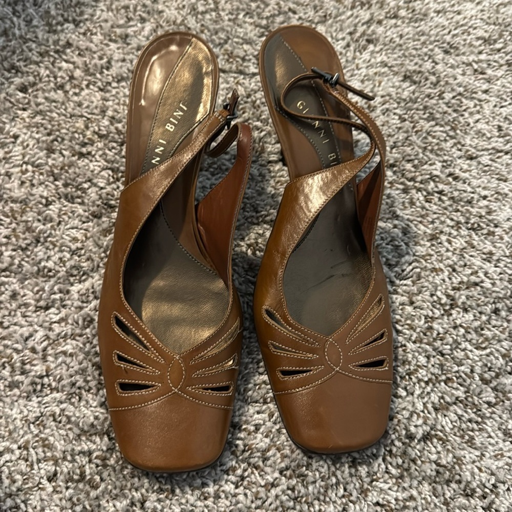 Gianni Bini heels square heel with sling back